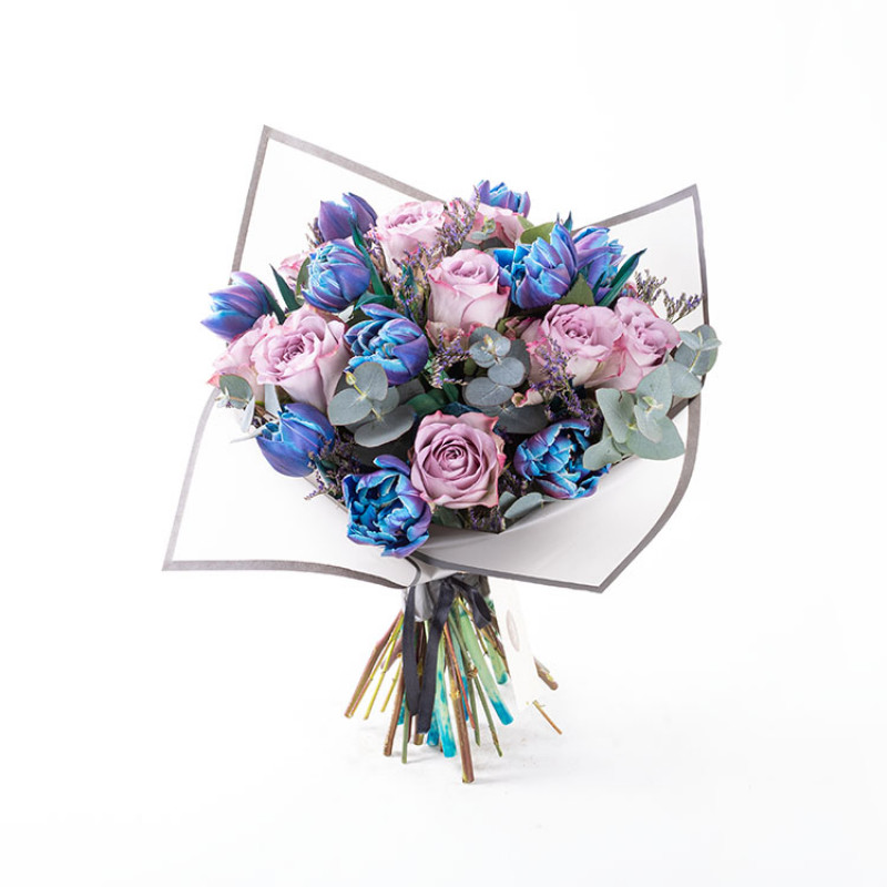 Mavi-Mor Galaxy Tulipa ve Lila Memory Lane Gül Tasarım Buketi